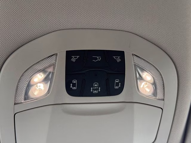 2023 Silver Mist Clearcoat Chrysler Voyager LX FWD Van