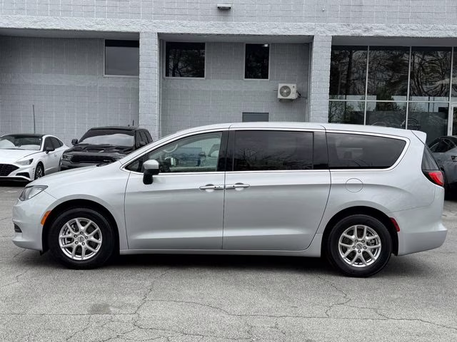 2023 Silver Mist Clearcoat Chrysler Voyager LX FWD Van
