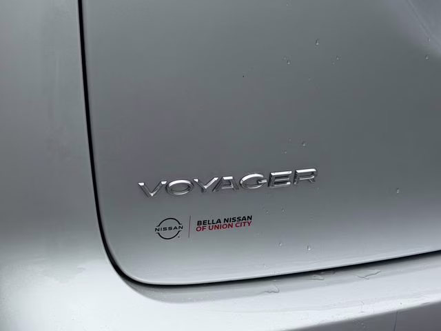 2023 Silver Mist Clearcoat Chrysler Voyager LX FWD Van