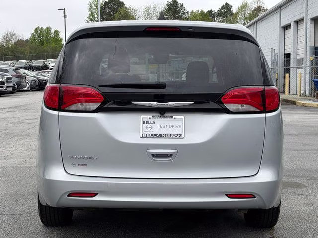 2023 Silver Mist Clearcoat Chrysler Voyager LX FWD Van