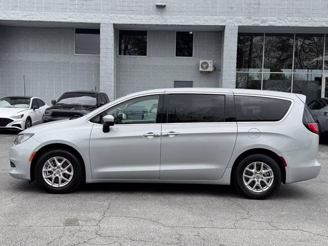 2023 Silver Mist Clearcoat Chrysler Voyager LX FWD Van