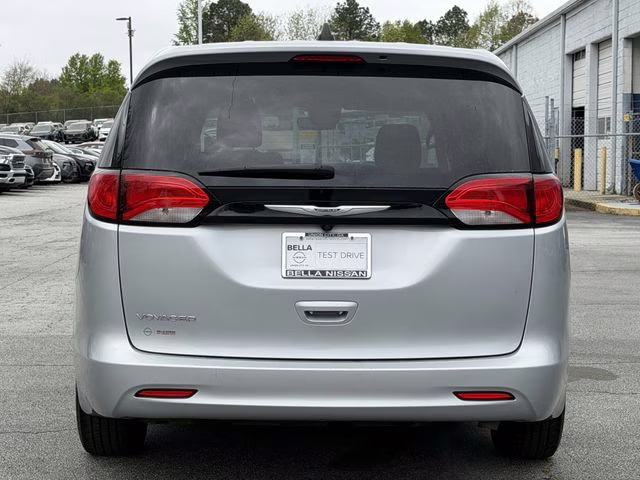 2023 Silver Mist Clearcoat Chrysler Voyager LX FWD Van