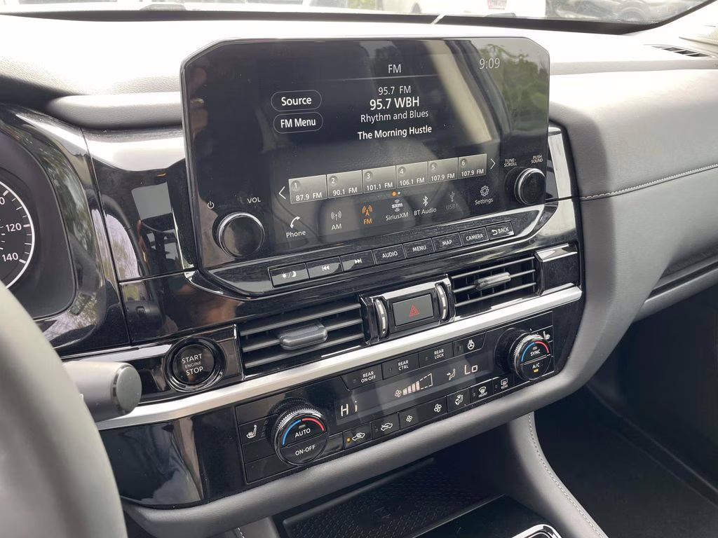 2025 Obsidian Green Pearl Nissan Pathfinder SL FWD SUV