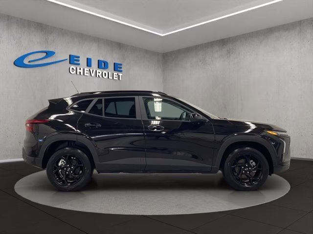 2026 Black Metallic Chevrolet Trax LT FWD SUV