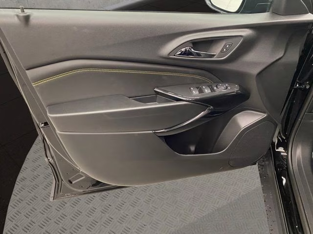 2026 Black Metallic Chevrolet Trax LT FWD SUV