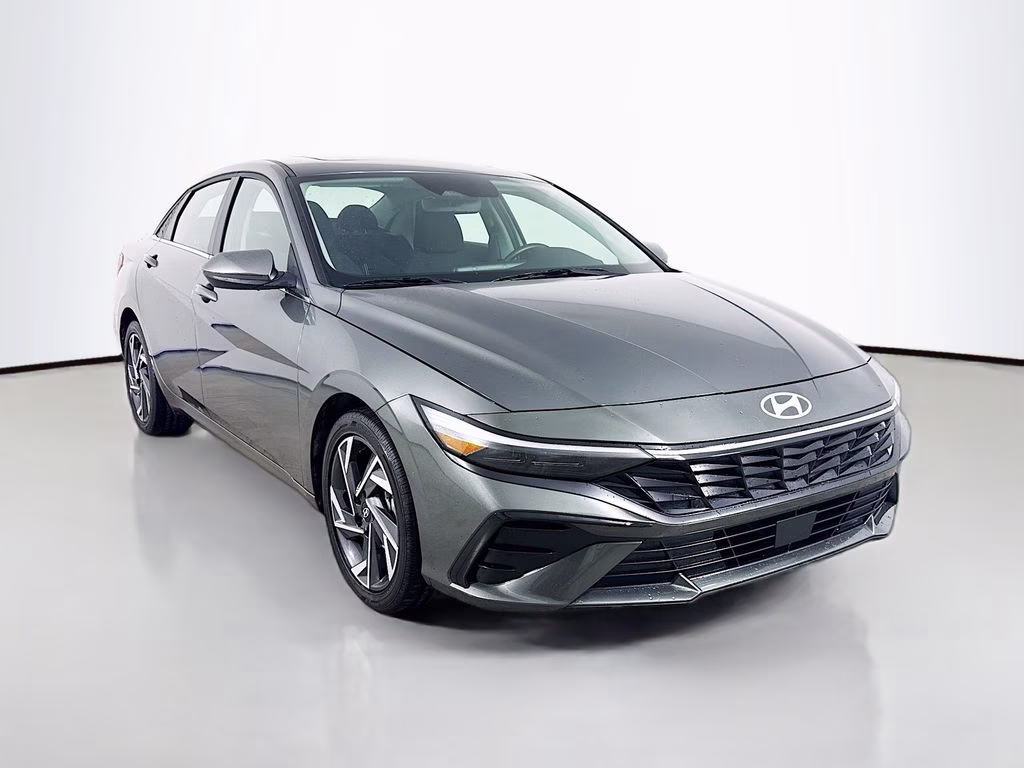 2025 Amazon Gray Hyundai Elantra SEL Convenience FWD Sedan