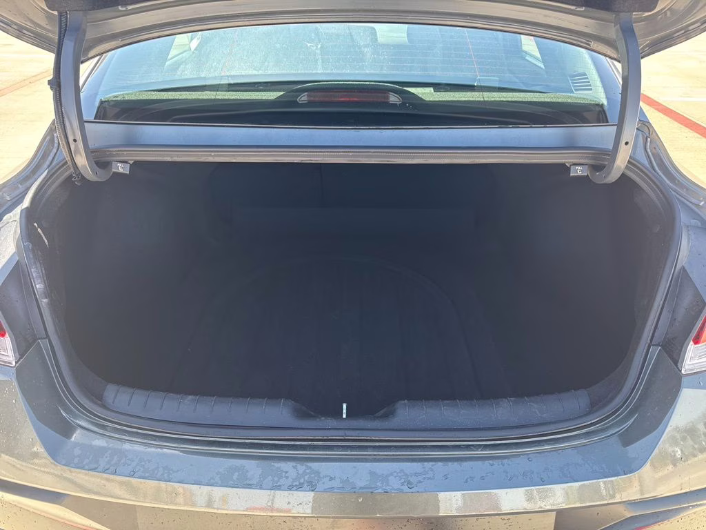 2025 Amazon Gray Hyundai Elantra SEL Convenience FWD Sedan