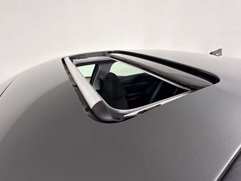 2025 Amazon Gray Hyundai Elantra SEL Convenience FWD Sedan
