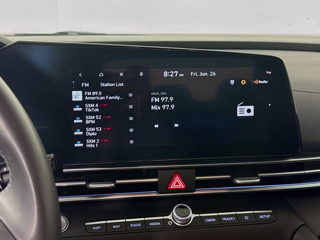 2025 Amazon Gray Hyundai Elantra SEL Convenience FWD Sedan