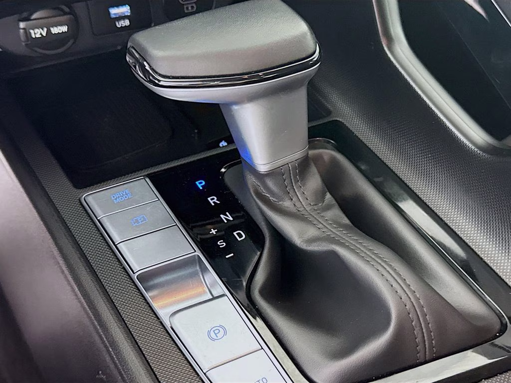 2025 Amazon Gray Hyundai Elantra SEL Convenience FWD Sedan