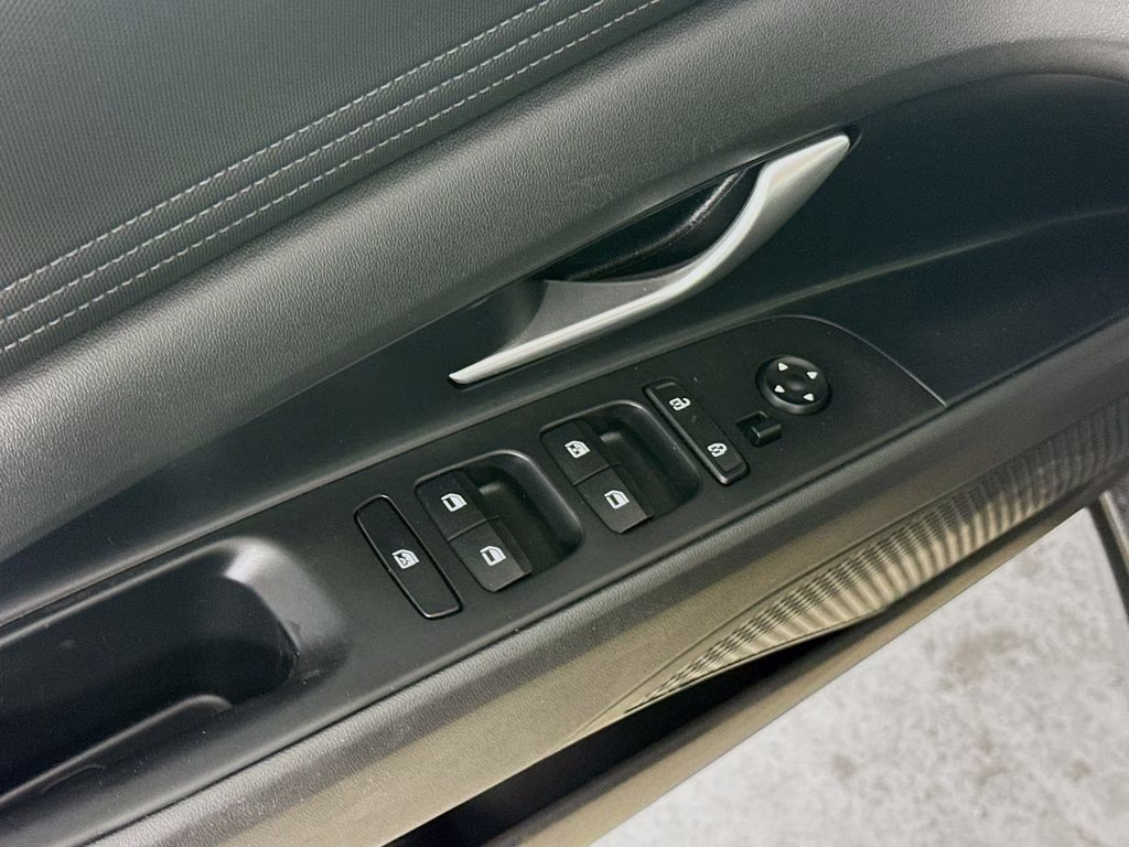 2025 Amazon Gray Hyundai Elantra SEL Convenience FWD Sedan