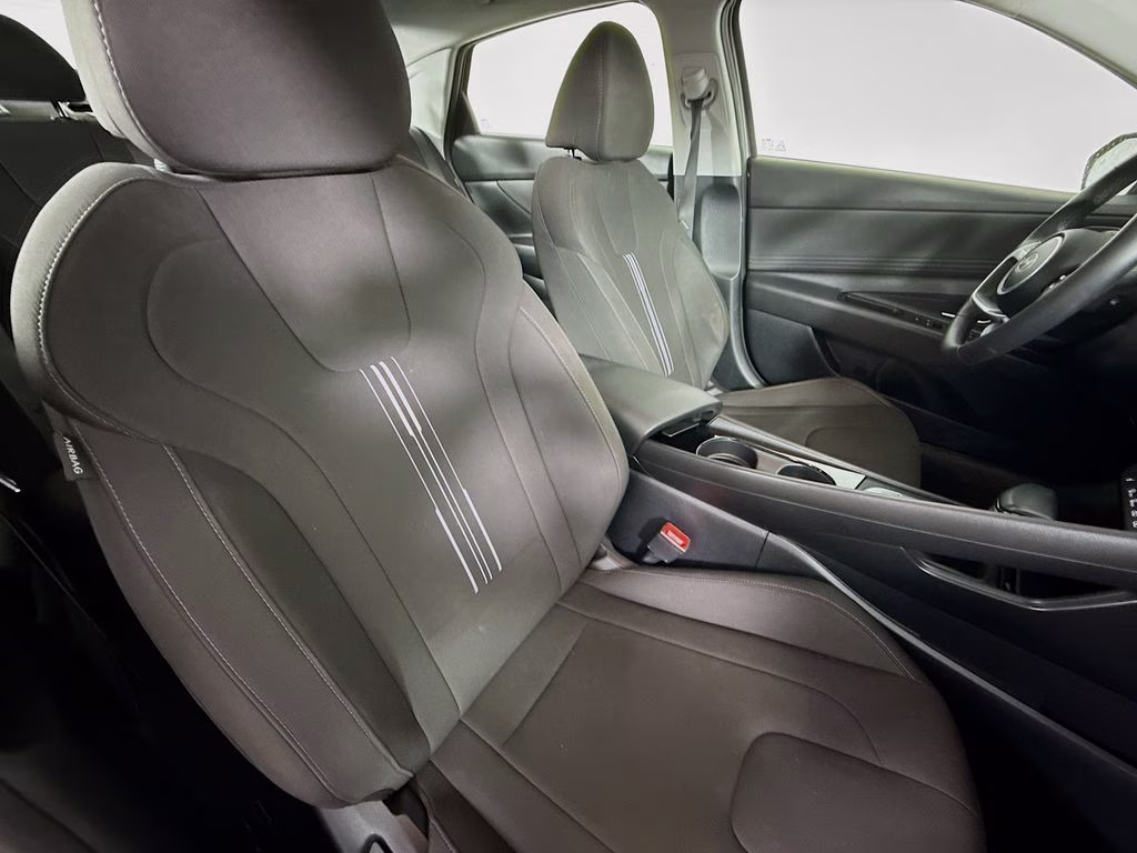 2025 Amazon Gray Hyundai Elantra SEL Convenience FWD Sedan