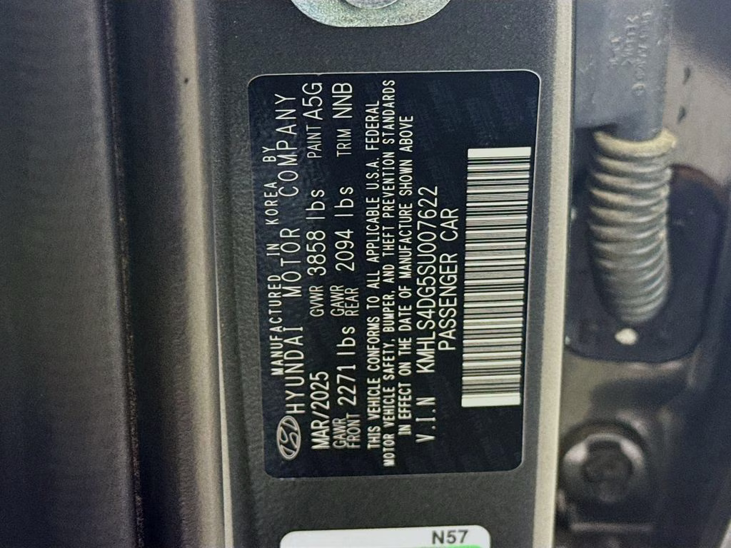 2025 Amazon Gray Hyundai Elantra SEL Convenience FWD Sedan