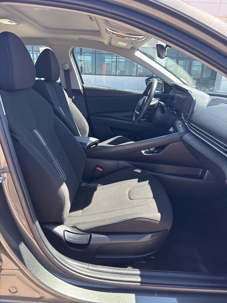 2025 Amazon Gray Hyundai Elantra SEL Convenience FWD Sedan