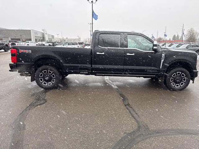 2024 Agate Black Metallic Ford Super Duty F-350 SRW Platinum 4X4 Truck