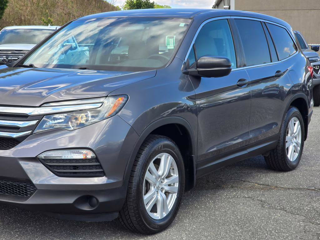 2016 Gray Honda Pilot LX AWD SUV