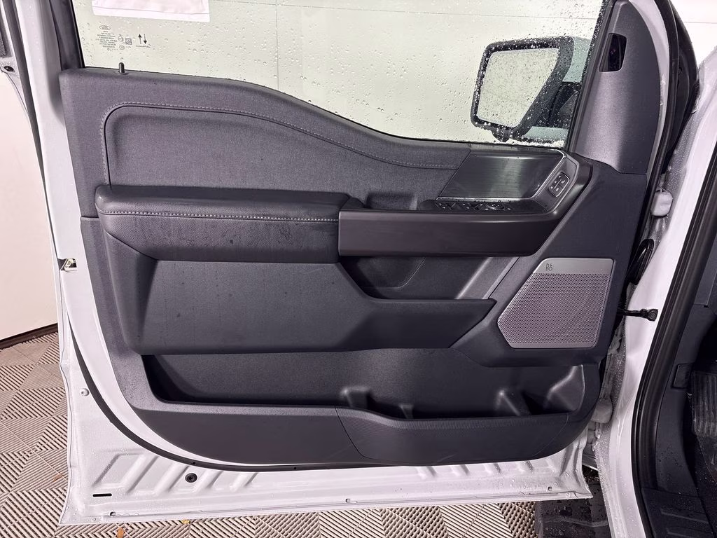 2026 Avalanche Ford F-150 Lariat 4X4 Truck