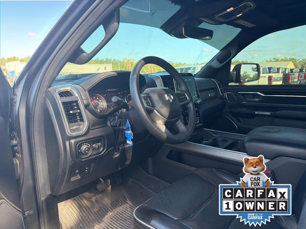 2022 Diamond Black Crystal Pearlcoat Ram 1500 Laramie 4X4 Truck