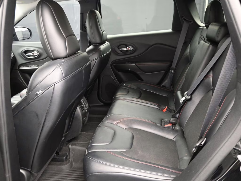 2022 Diamond Black Crystal Pearlcoat Jeep Cherokee Trailhawk 4X4 SUV