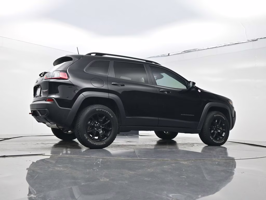 2022 Diamond Black Crystal Pearlcoat Jeep Cherokee Trailhawk 4X4 SUV