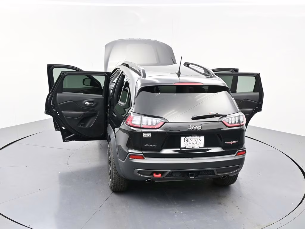 2022 Diamond Black Crystal Pearlcoat Jeep Cherokee Trailhawk 4X4 SUV