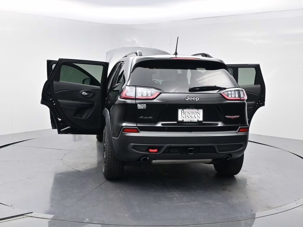 2022 Diamond Black Crystal Pearlcoat Jeep Cherokee Trailhawk 4X4 SUV