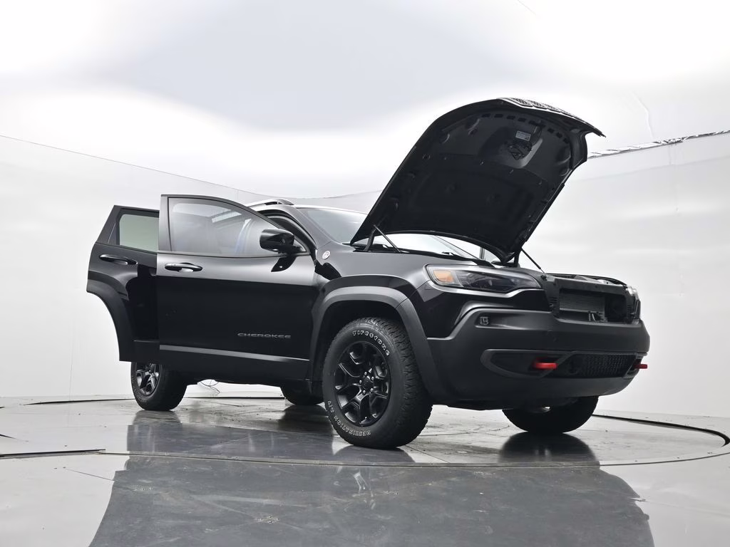 2022 Diamond Black Crystal Pearlcoat Jeep Cherokee Trailhawk 4X4 SUV