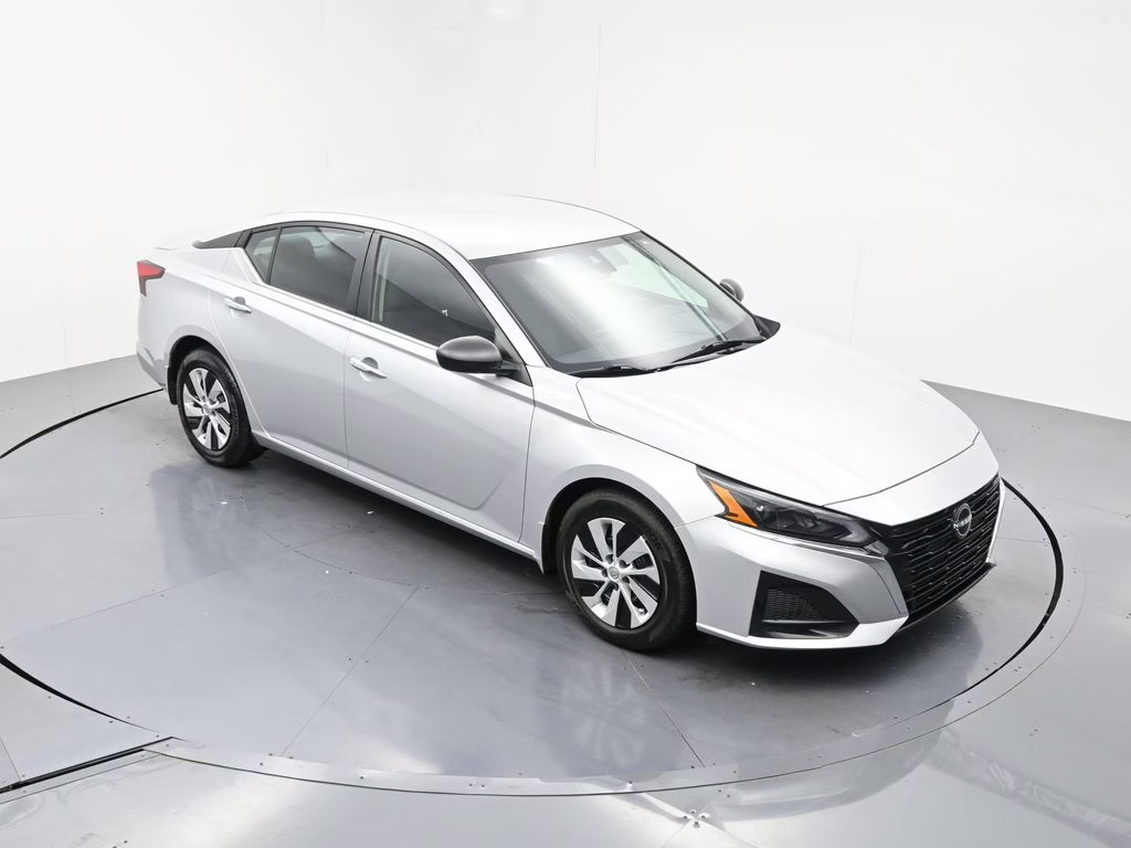 2024 Brilliant Silver Metallic Nissan Altima 2.5 S FWD Sedan