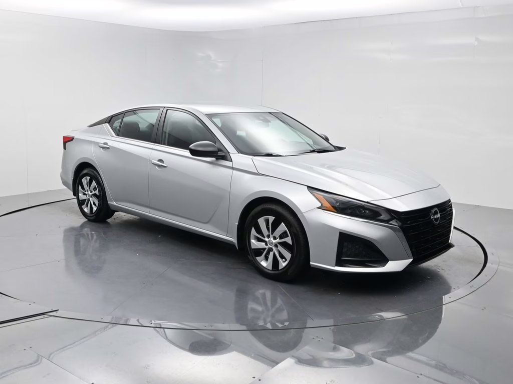 2024 Brilliant Silver Metallic Nissan Altima 2.5 S FWD Sedan