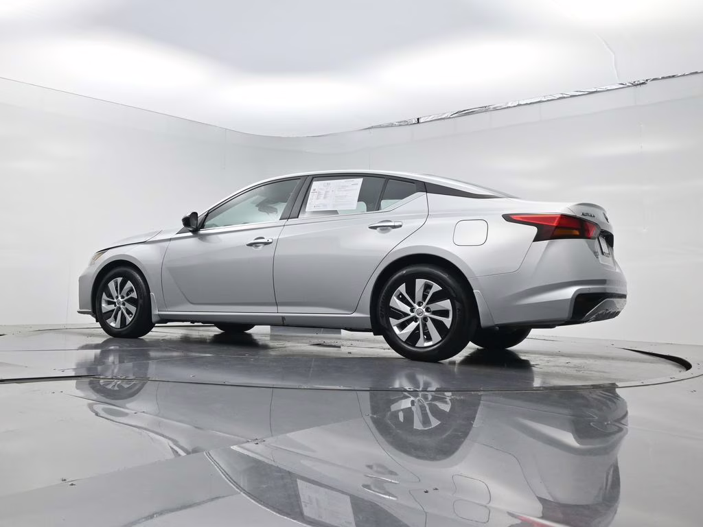 2024 Brilliant Silver Metallic Nissan Altima 2.5 S FWD Sedan