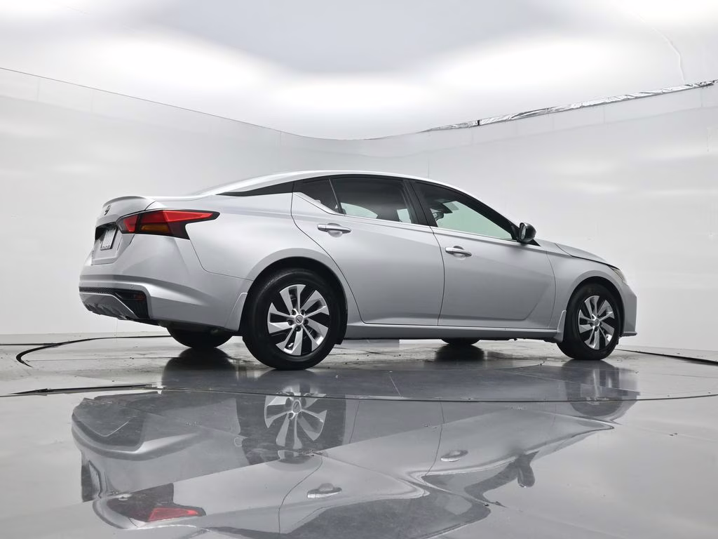 2024 Brilliant Silver Metallic Nissan Altima 2.5 S FWD Sedan
