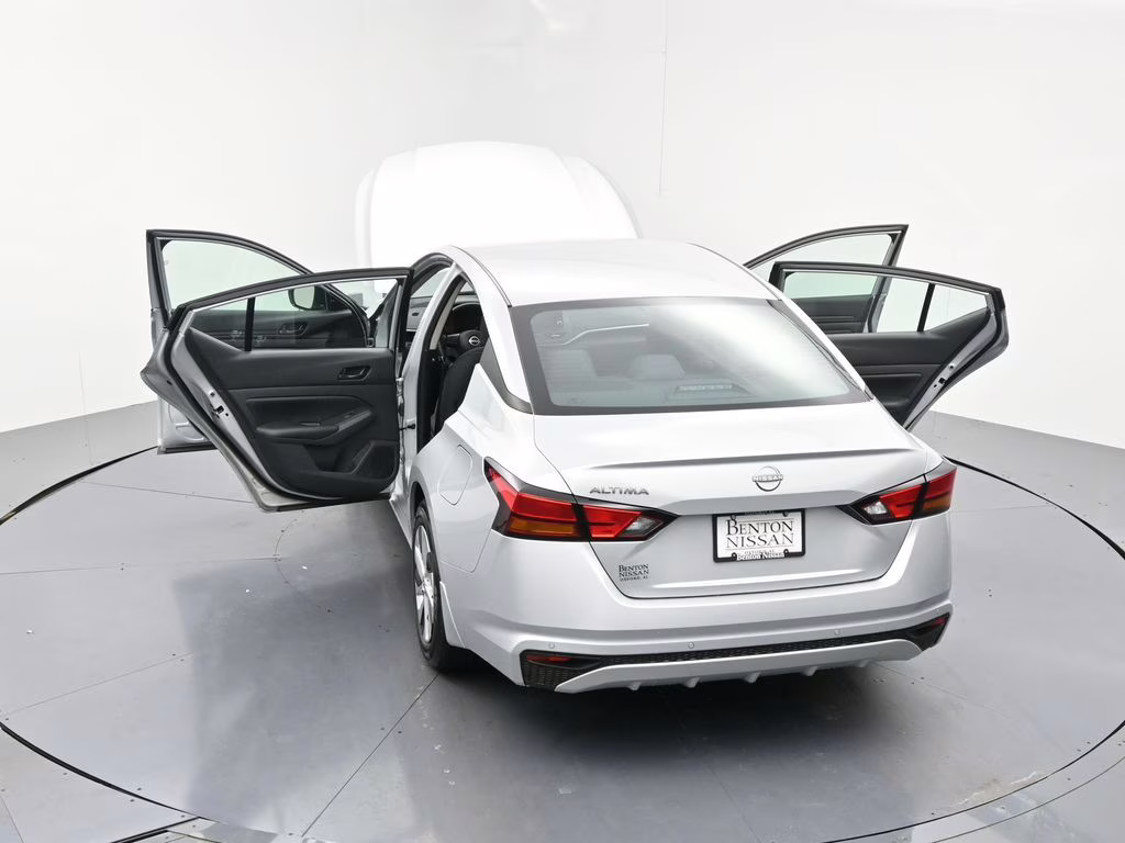 2024 Brilliant Silver Metallic Nissan Altima 2.5 S FWD Sedan