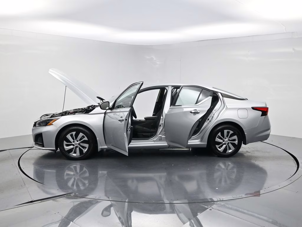 2024 Brilliant Silver Metallic Nissan Altima 2.5 S FWD Sedan