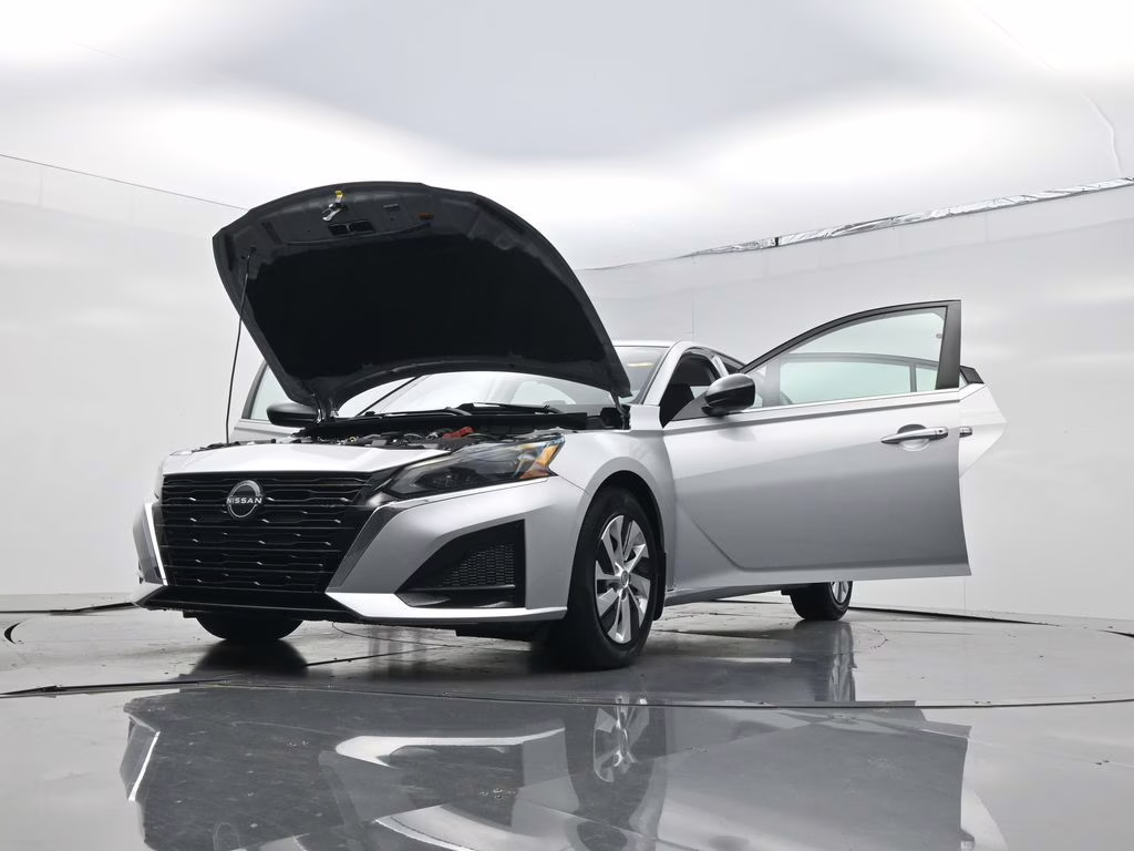 2024 Brilliant Silver Metallic Nissan Altima 2.5 S FWD Sedan