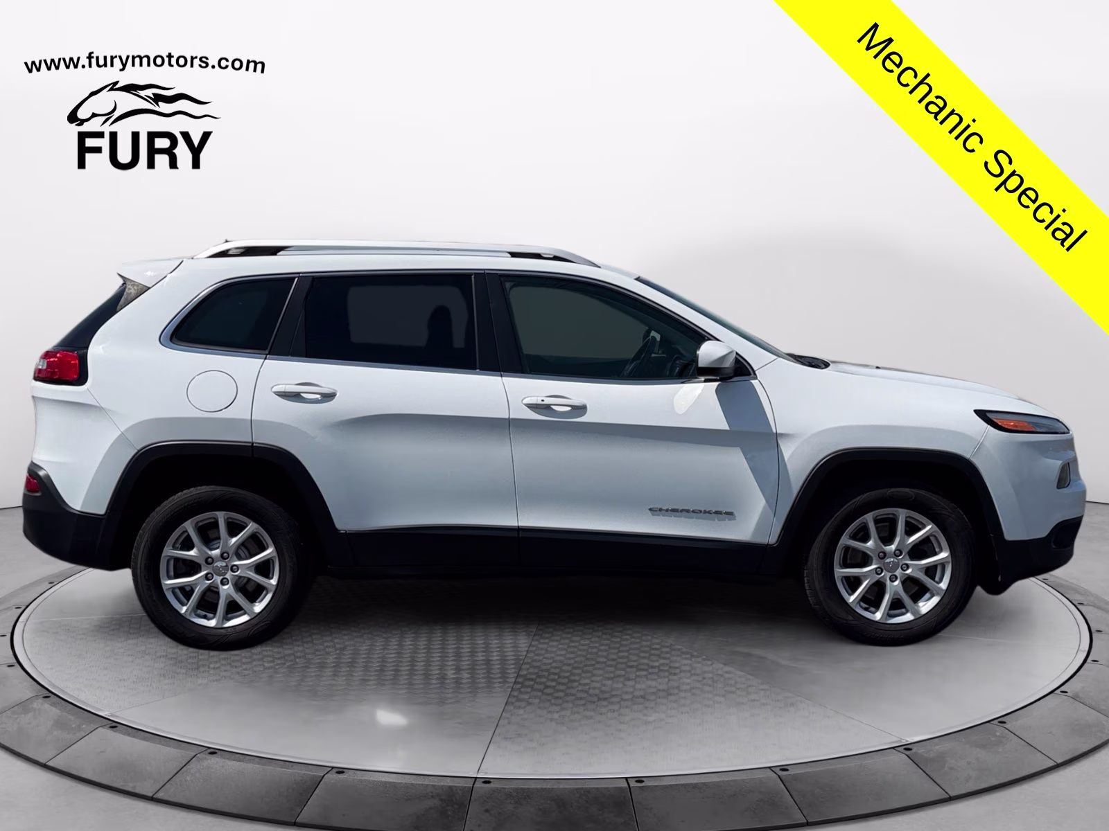 2014 Bright White Clearcoat Jeep Cherokee Latitude 4X4 SUV