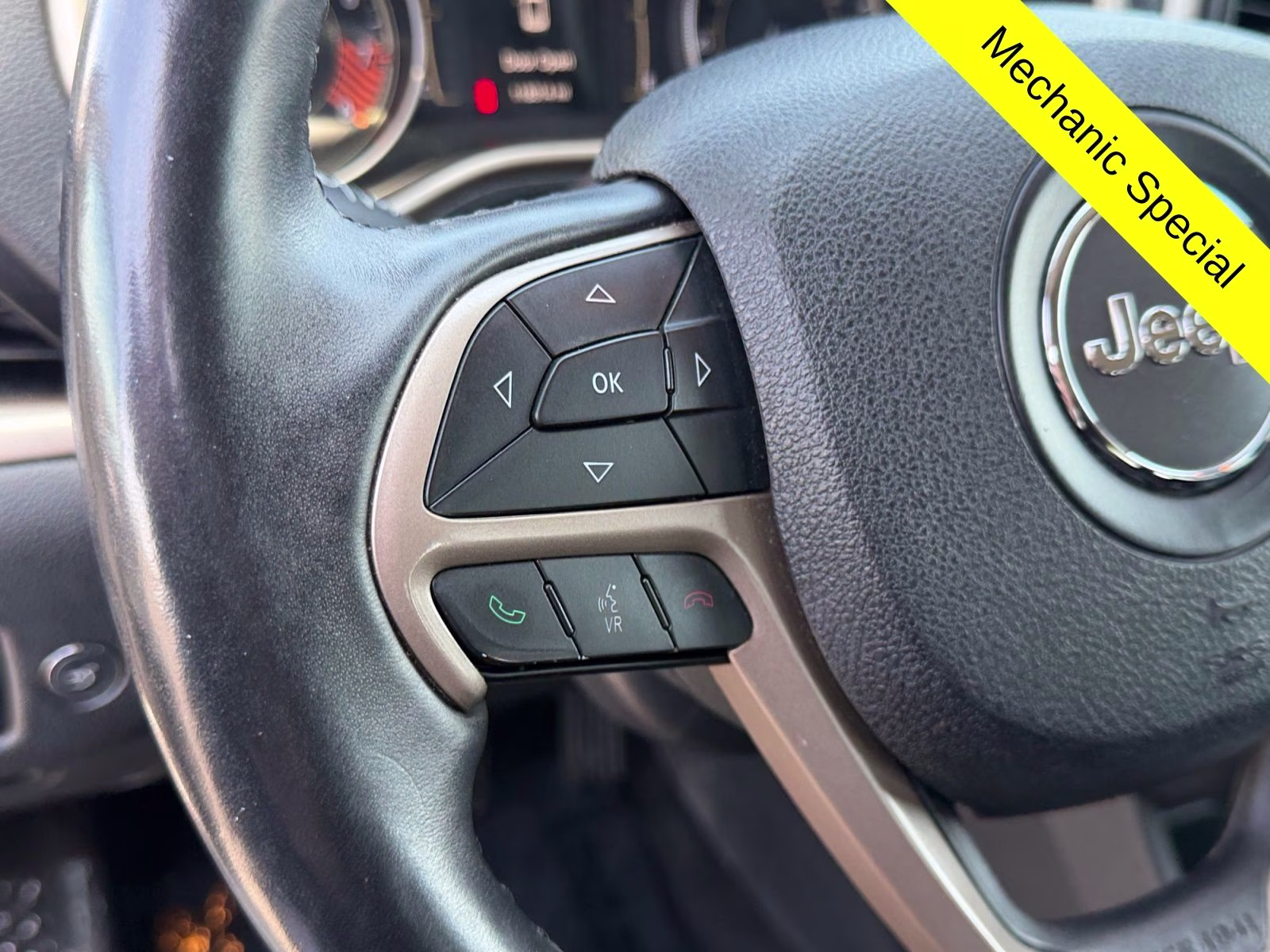 2014 Bright White Clearcoat Jeep Cherokee Latitude 4X4 SUV