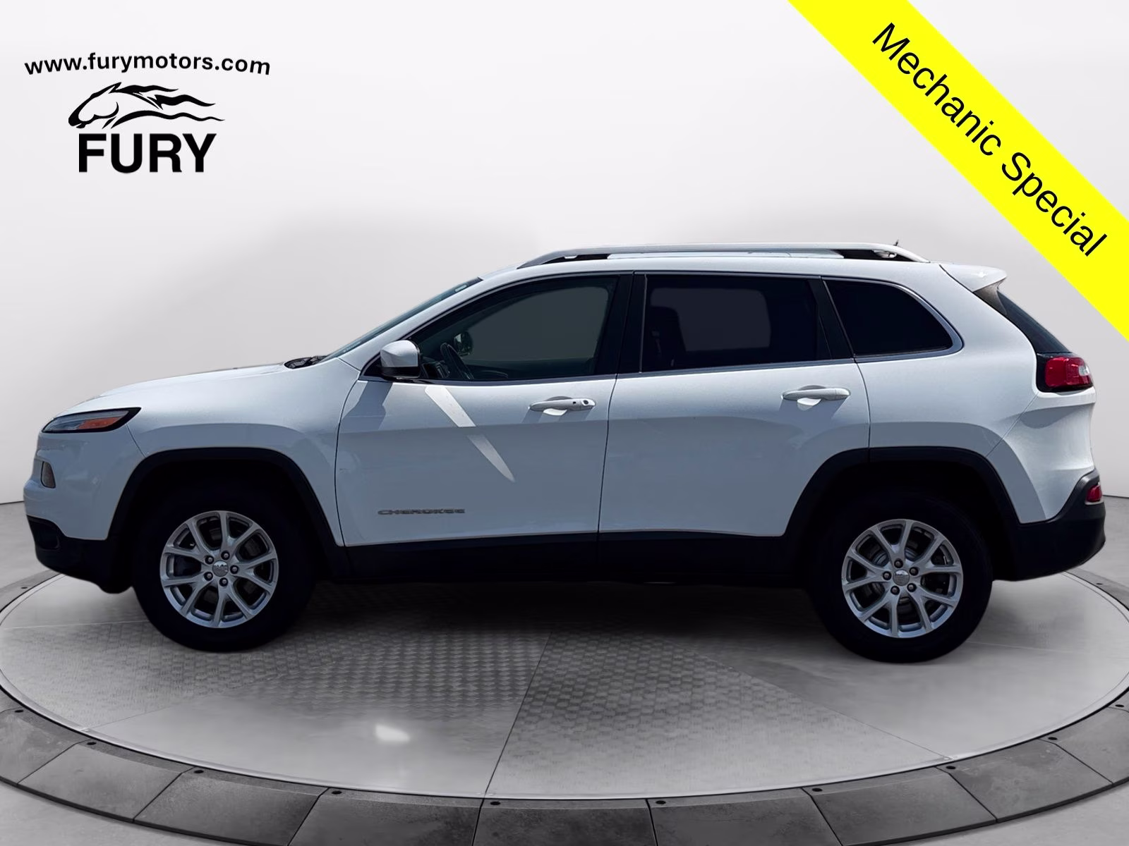 2014 Bright White Clearcoat Jeep Cherokee Latitude 4X4 SUV