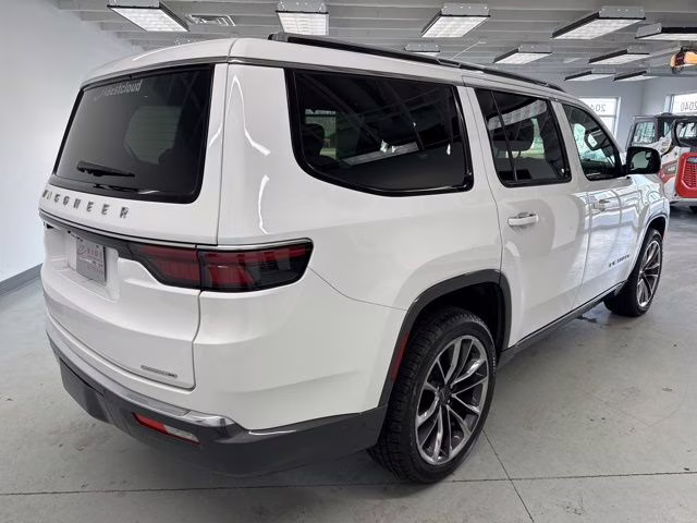 2022 Bright White Clearcoat Jeep Wagoneer Series III 4X4 SUV