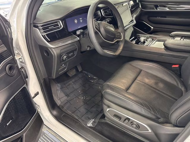 2022 Bright White Clearcoat Jeep Wagoneer Series III 4X4 SUV