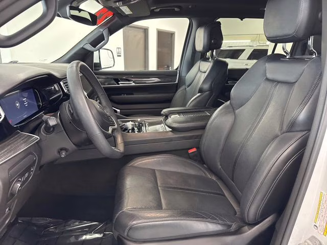 2022 Bright White Clearcoat Jeep Wagoneer Series III 4X4 SUV