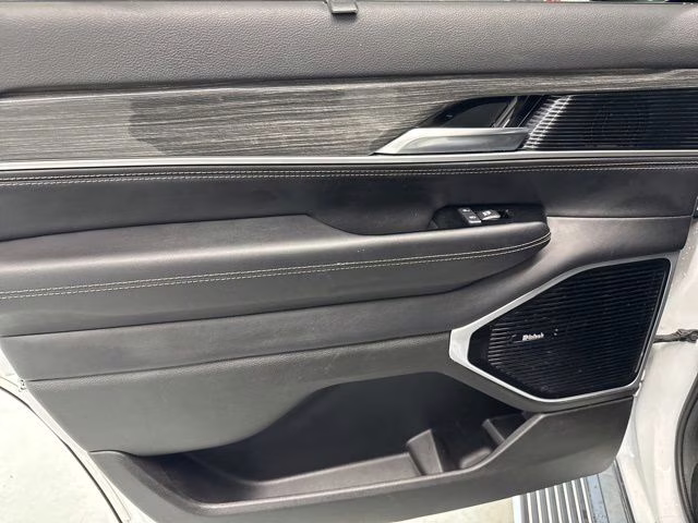 2022 Bright White Clearcoat Jeep Wagoneer Series III 4X4 SUV