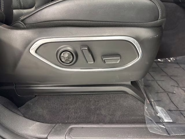 2022 Bright White Clearcoat Jeep Wagoneer Series III 4X4 SUV