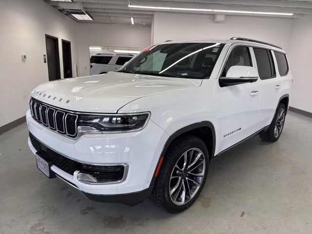 2022 Bright White Clearcoat Jeep Wagoneer Series III 4X4 SUV
