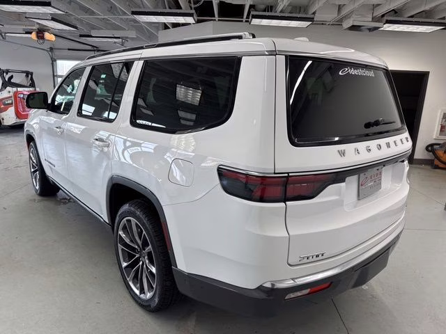 2022 Bright White Clearcoat Jeep Wagoneer Series III 4X4 SUV