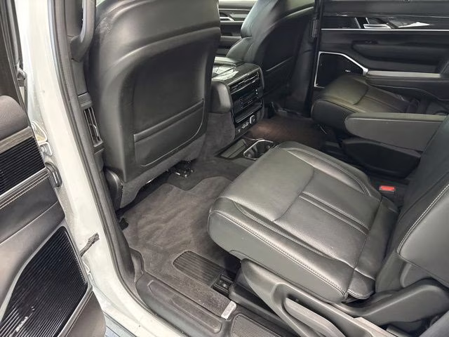 2022 Bright White Clearcoat Jeep Wagoneer Series III 4X4 SUV