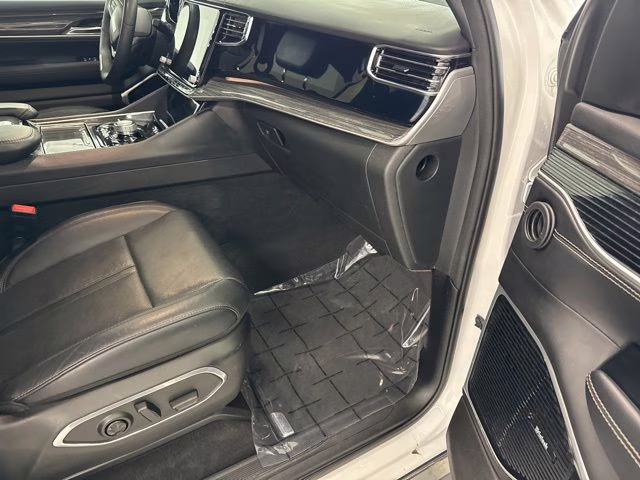 2022 Bright White Clearcoat Jeep Wagoneer Series III 4X4 SUV