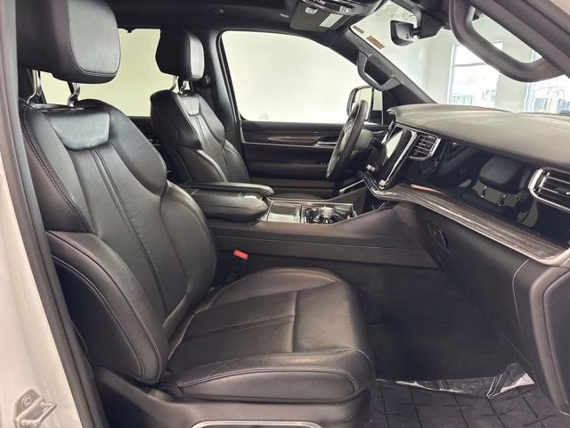 2022 Bright White Clearcoat Jeep Wagoneer Series III 4X4 SUV