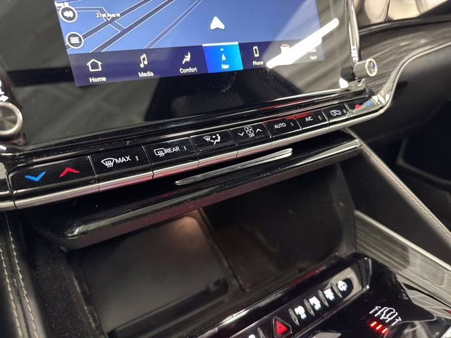 2022 Bright White Clearcoat Jeep Wagoneer Series III 4X4 SUV