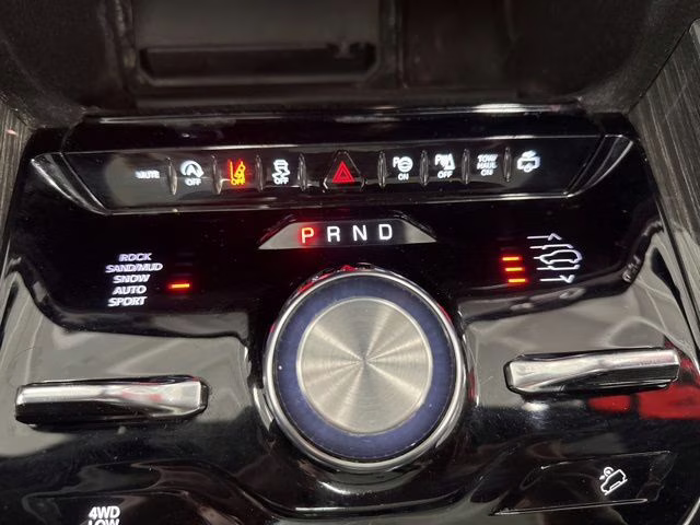 2022 Bright White Clearcoat Jeep Wagoneer Series III 4X4 SUV