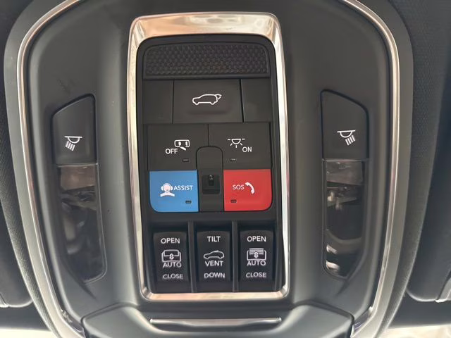 2022 Bright White Clearcoat Jeep Wagoneer Series III 4X4 SUV